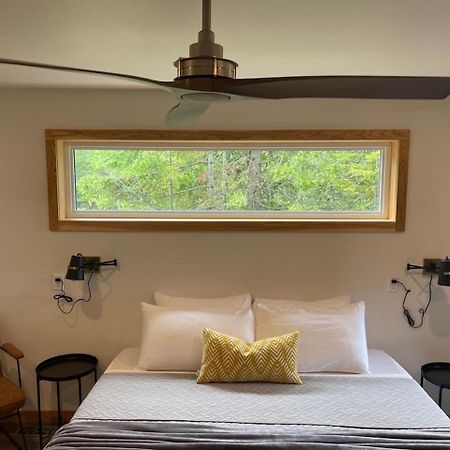 Stone Cove Waterfront Adults Only B&B トバーモリー エクステリア 写真